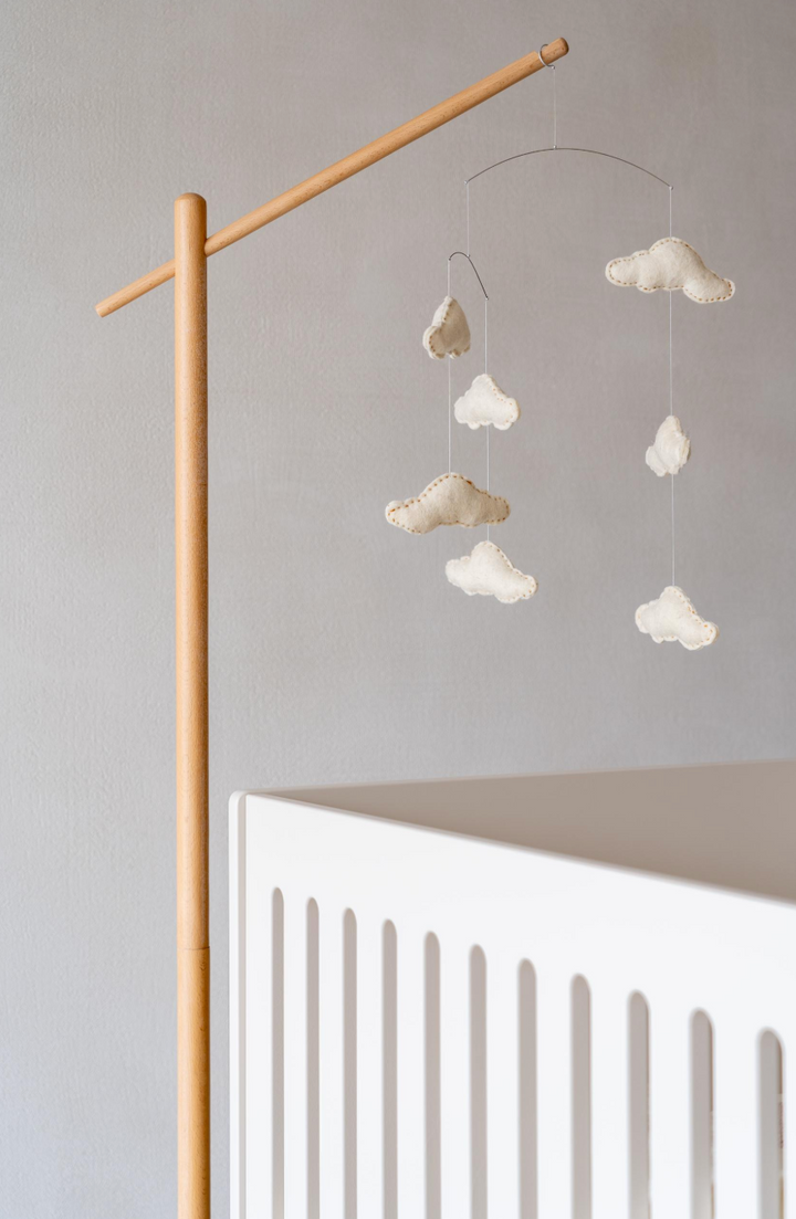 Elegancki drewniany stojak na smartfon